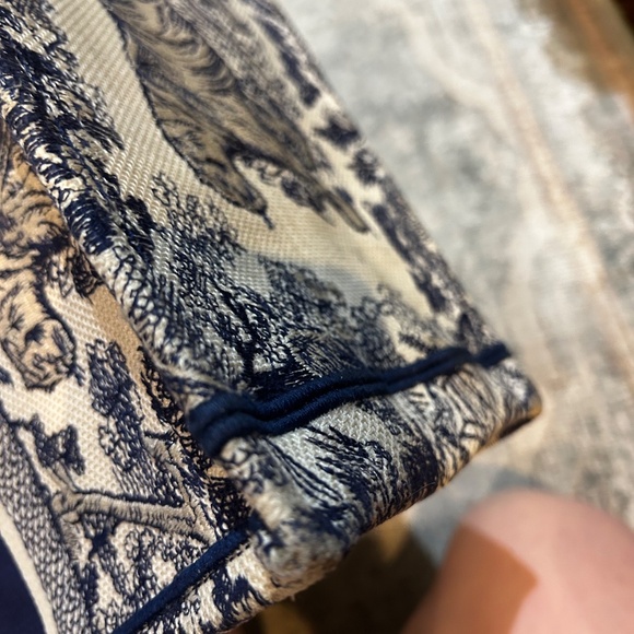 Christian Dior Medium Blue and White Toile Book Tote Bag - Picture 12 of 15
